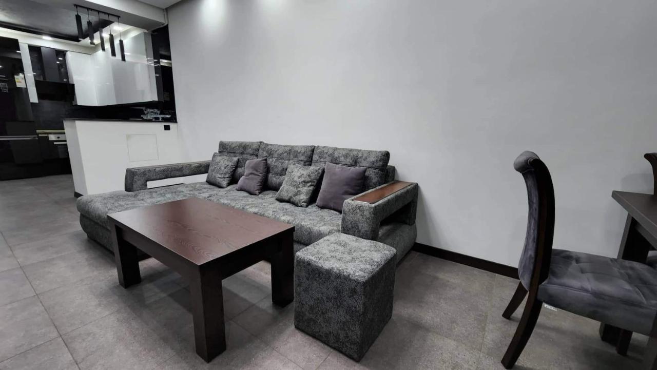 Luxuary 2Bedroom 2 Bathroom Apartment With Jacuzzi Yerevan Ngoại thất bức ảnh