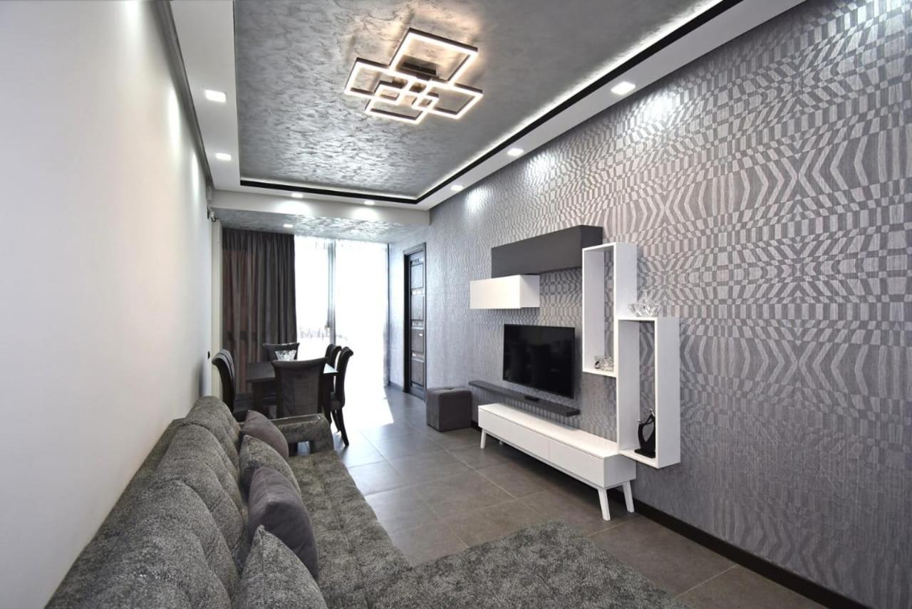 Luxuary 2Bedroom 2 Bathroom Apartment With Jacuzzi Yerevan Ngoại thất bức ảnh