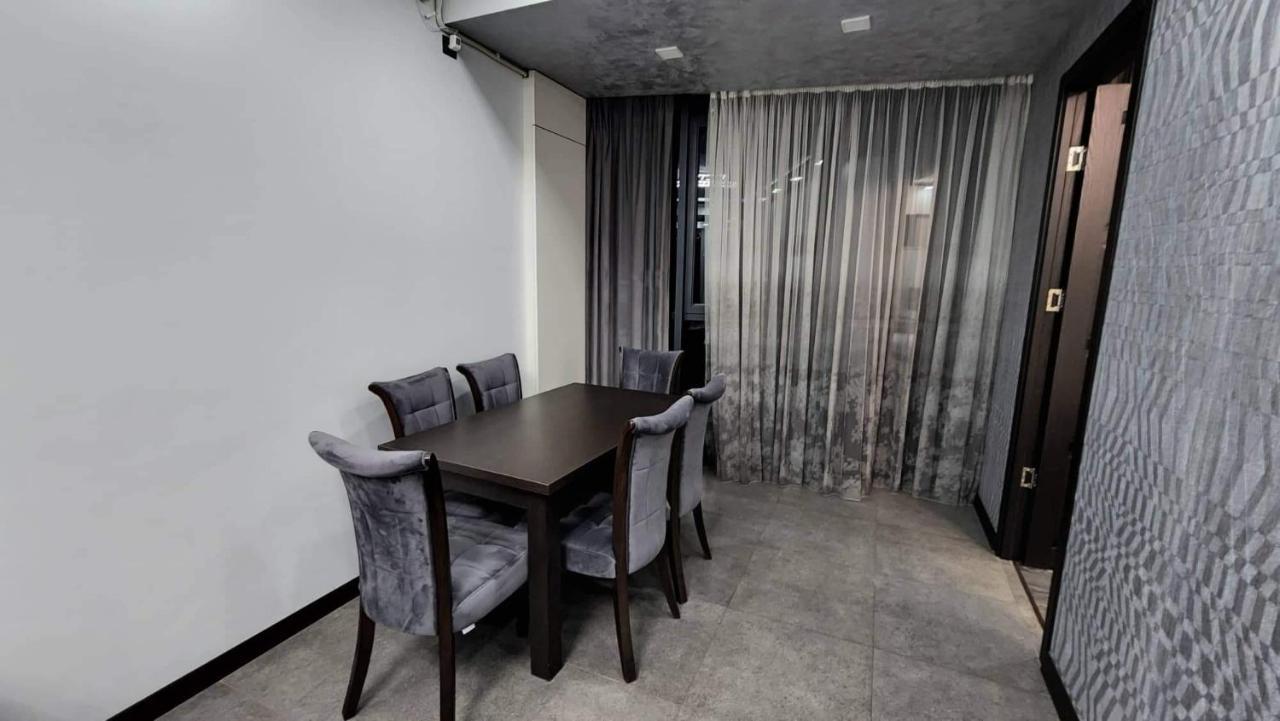 Luxuary 2Bedroom 2 Bathroom Apartment With Jacuzzi Yerevan Ngoại thất bức ảnh