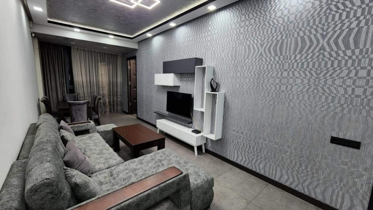 Luxuary 2Bedroom 2 Bathroom Apartment With Jacuzzi Yerevan Ngoại thất bức ảnh