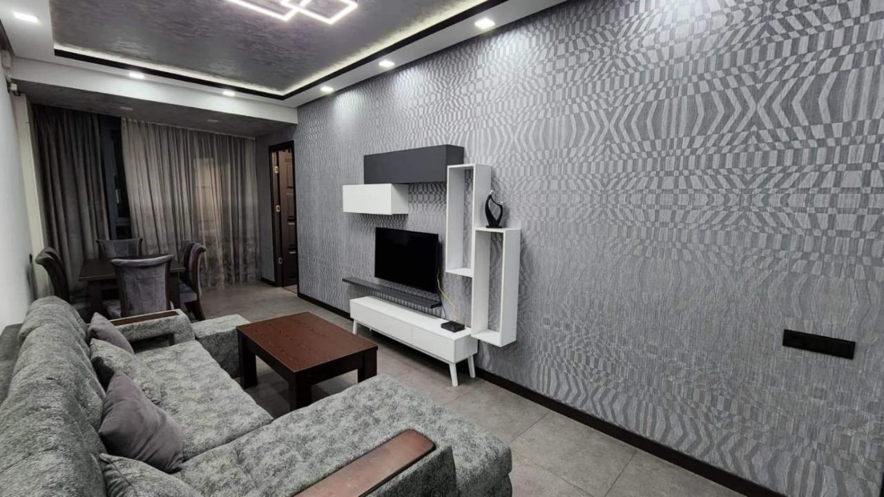 Luxuary 2Bedroom 2 Bathroom Apartment With Jacuzzi Yerevan Ngoại thất bức ảnh